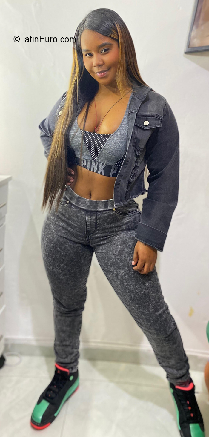 Date this sultry Colombia girl Kim from Cali CO30783