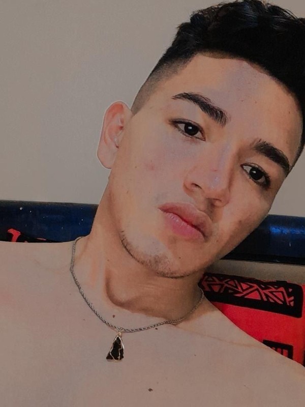 Date this sultry Colombia man Juan from Medellin CO30790