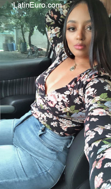 Date this passionate Dominican Republic girl Luisa from La Vega DO40216