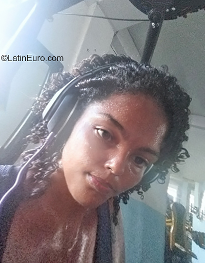 Date this exotic Brazil girl Amanda from Salvador BR11454