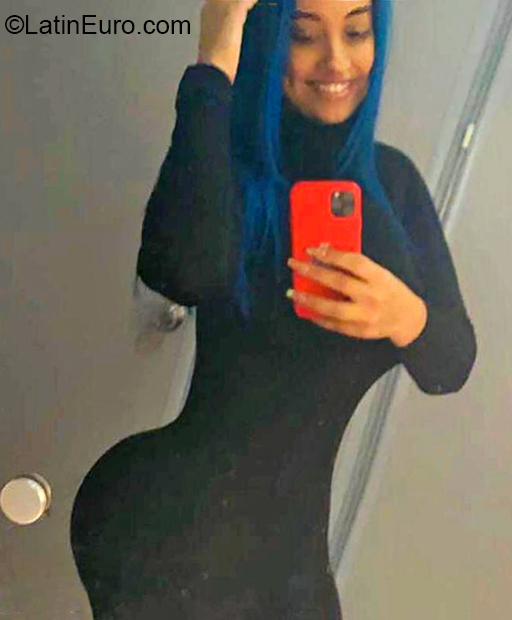 Date this foxy Dominican Republic girl Ana from Santiago DO40231