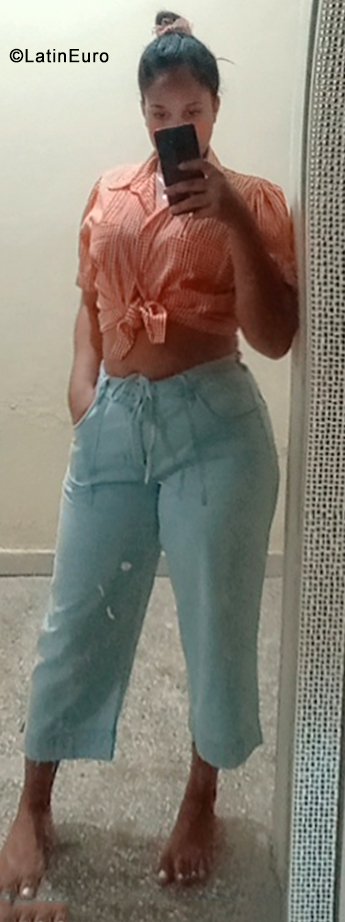Date this beautiful Dominican Republic girl Cintia from Santo Domingo DO40274
