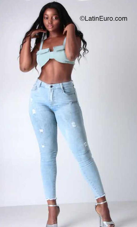 Date this young Colombia girl Alexandra from Cali CO30958