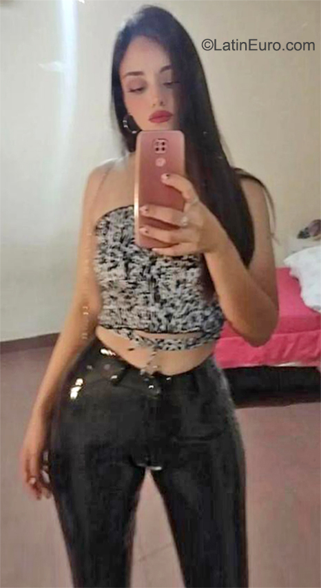 Date this delightful Argentina girl Yanina from La Rioja Capital AR810