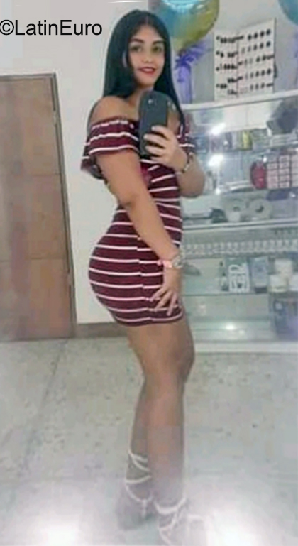 Date this gorgeous Colombia girl Kristina from Bogota CO31414