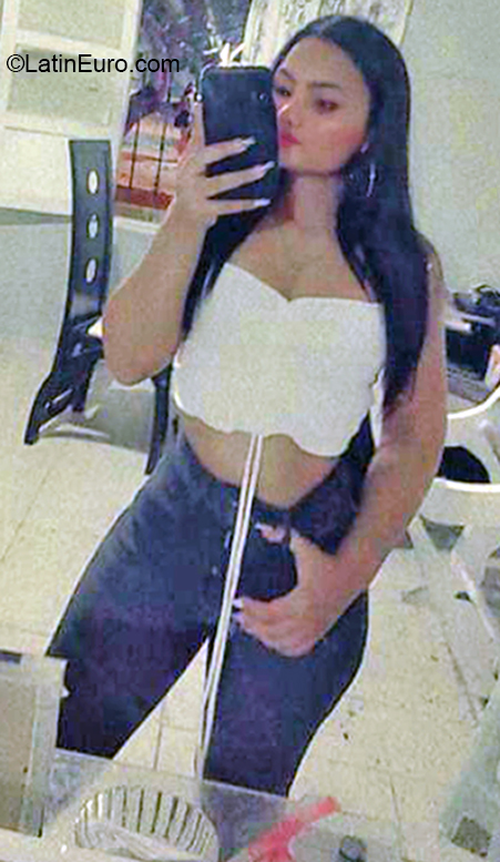 Date this hard body Colombia girl Milagros from Barranquilla CO31037