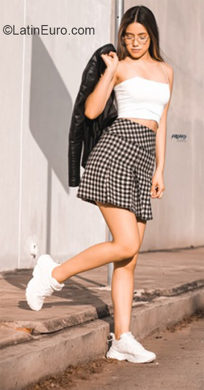 Date this stunning Bolivia girl Beatriz from Santa Cruz BO132