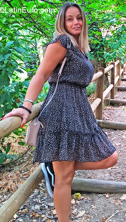 Date this nice looking Portugal girl Cristiane from Lisbon PT98