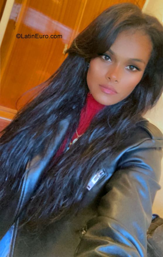 Date this tall Germany girl Sty from Berlin DE539