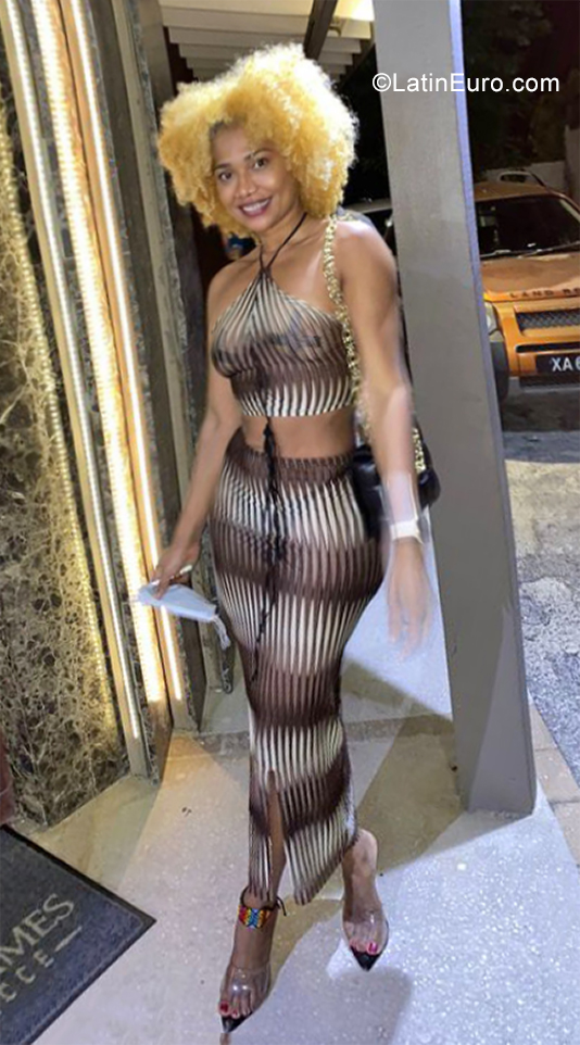 Date this gorgeous Barbados girl Allyson from Barbados BB37