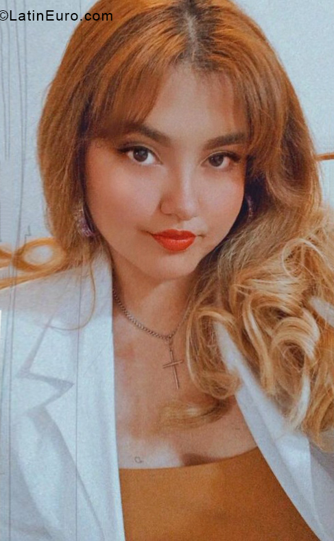 Date this nice looking Argentina girl Azul from Salta AR823