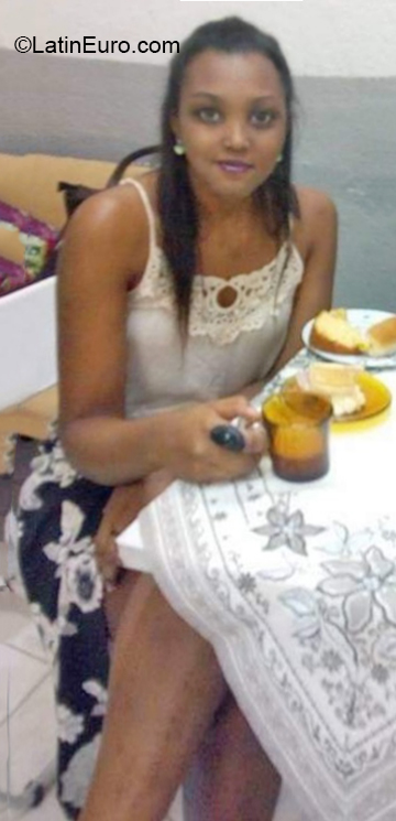 Date this cute Brazil girl Raissa from Rio De Janeiro BR11570