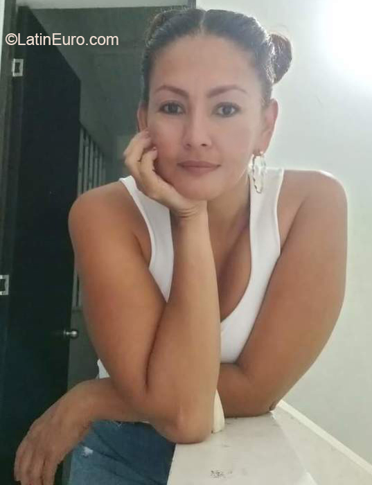 Date this nice looking Colombia girl DIANA from Bogota CO31230