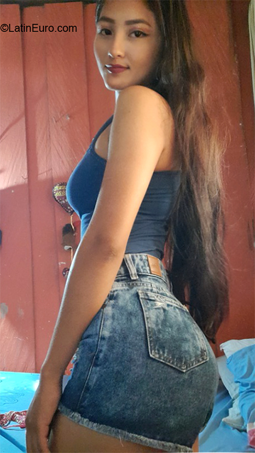 Date this sultry Colombia girl Thalia from Medellin CO31253