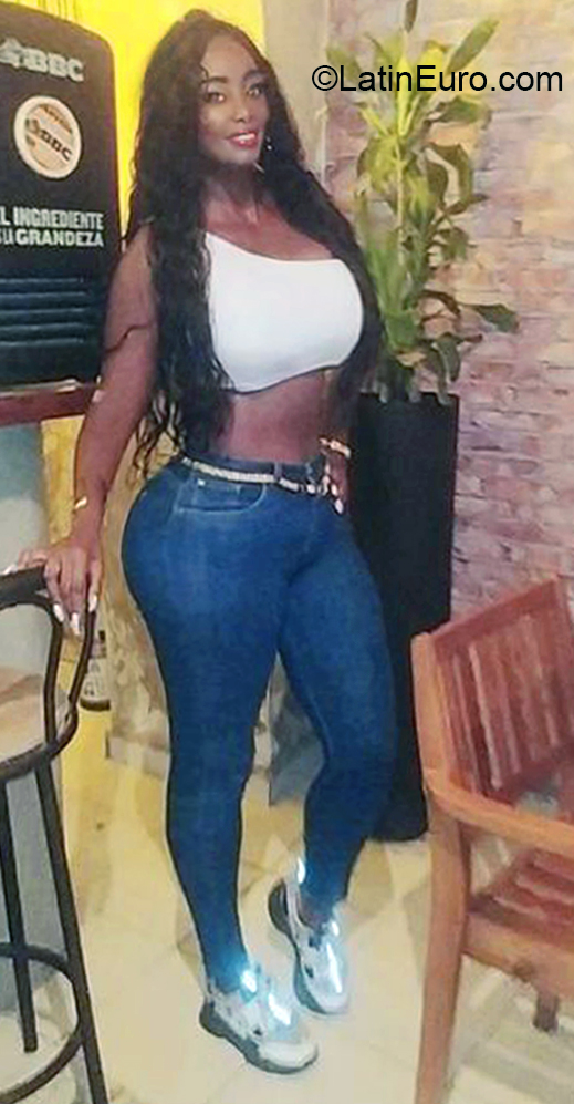 Date this hot Colombia girl Nidia from Cali CO31255
