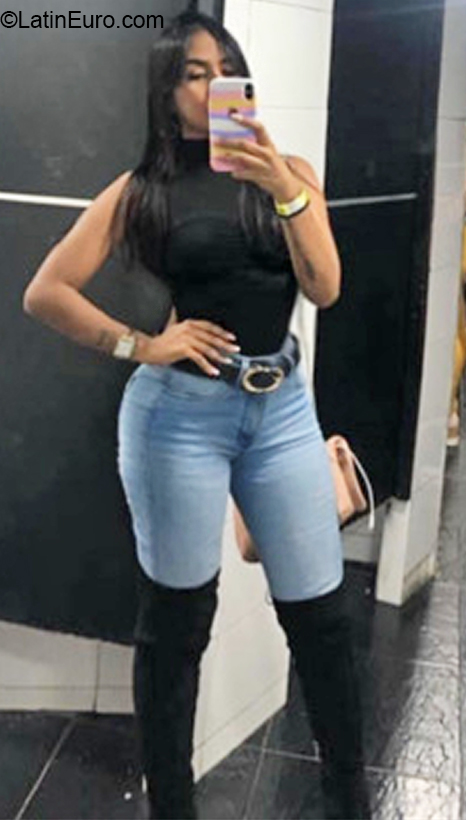 Date this young Colombia girl Stefany from Cali CO31279
