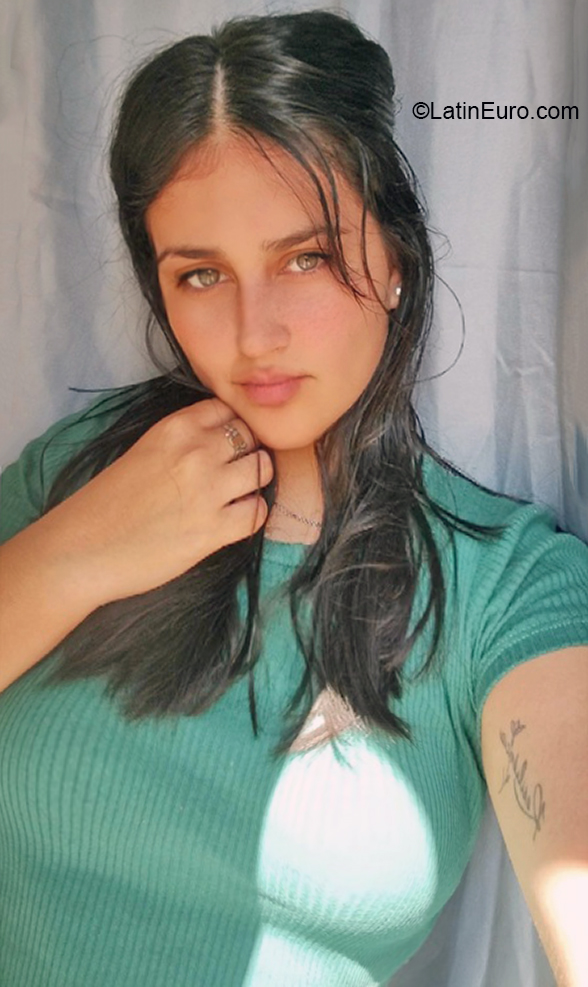 Date this happy Argentina girl Anna from Mar del Plata AR844