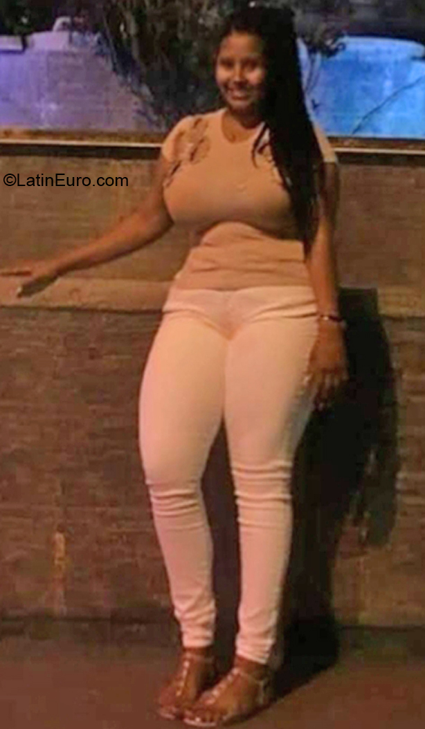 Date this passionate Colombia girl Alejia from Cali CO31347
