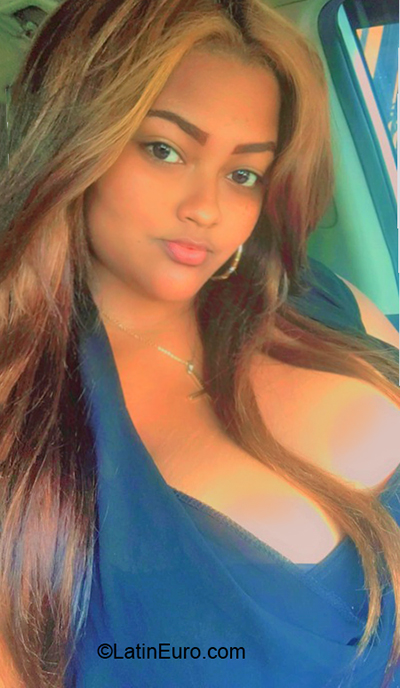 Date this pretty Dominican Republic girl Yuli from Santo Domingo DO40589