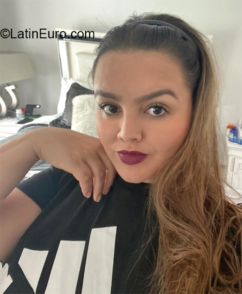 Date this fun United States girl Fernanda from New York US21623