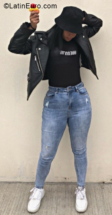 Date this gorgeous Venezuela girl Ximena from Caracas VE4160