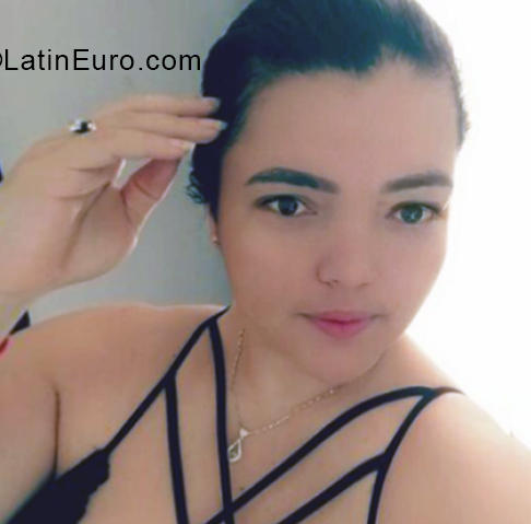 Date this georgeous Colombia girl Erendida from Barranquilla CO31422