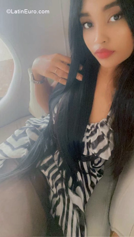 Date this fun Dominican Republic girl Moniestef from Santo Domingo DO40644