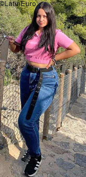 Date this passionate Spain girl Lineth from Madrid ES693