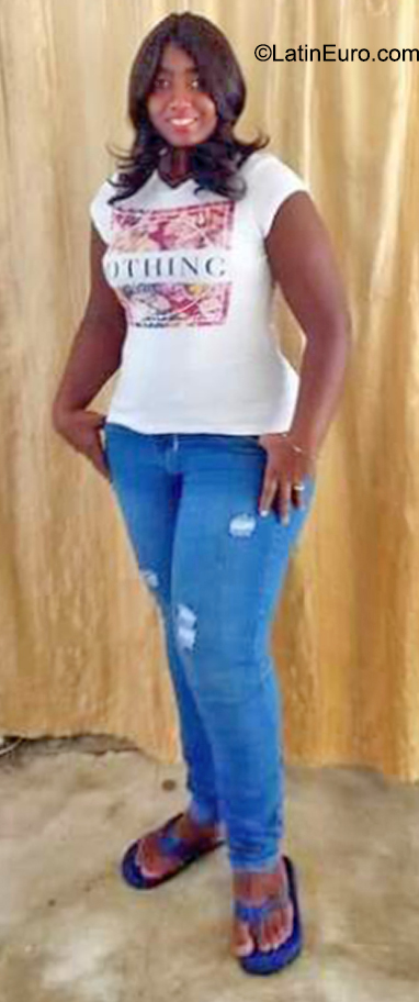 Date this charming Colombia girl Andrea from Cali CO31529