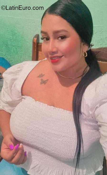 Date this exotic Venezuela girl Fabiola from Maracaibo VE4307