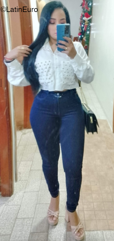 Date this good-looking Colombia girl Jezebel from Cartagena CO32200