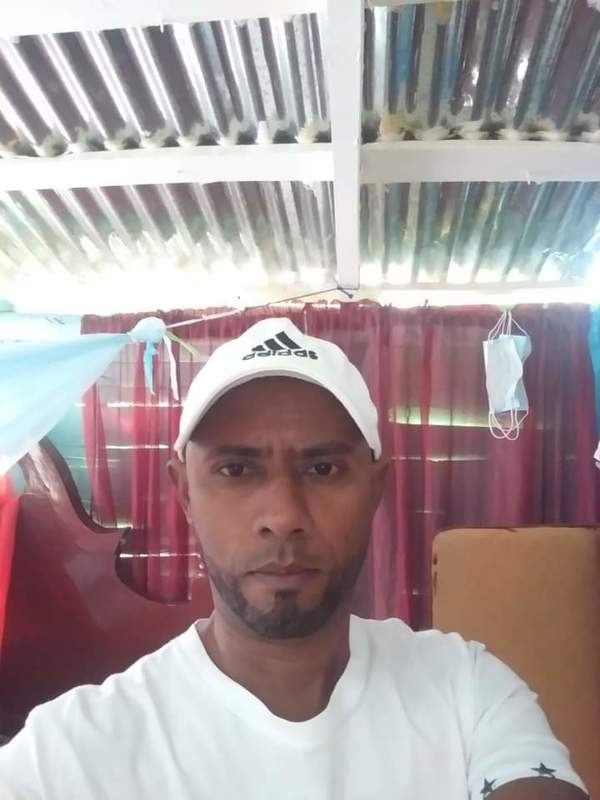 Date this nice looking Dominican Republic man Aneuri from Santo Domingo DO41210