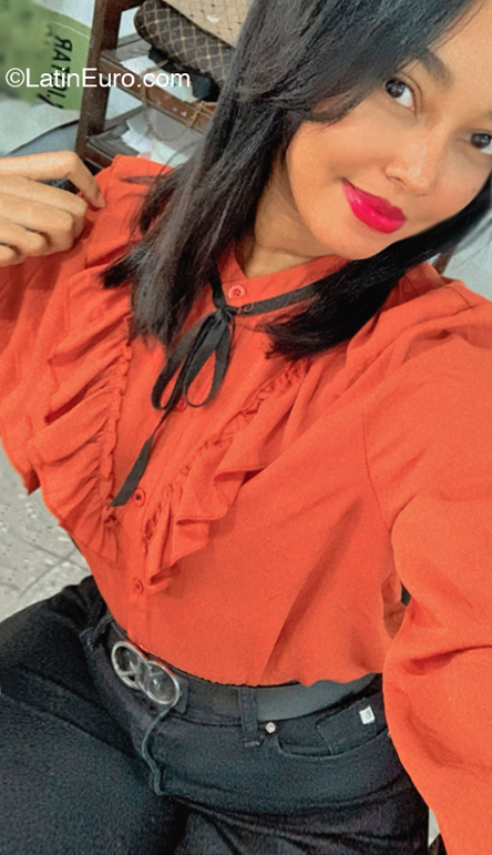 Date this georgeous Dominican Republic girl Luisa from Santo Domingo DO43556