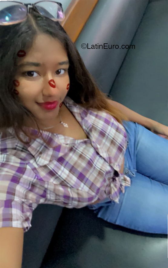 Date this charming Dominican Republic girl Gabriela from Santo Domingo DO44014