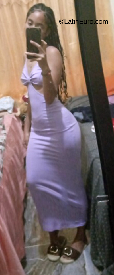 Date this foxy Dominican Republic girl Yubeidy from Santo Domingo DO44730