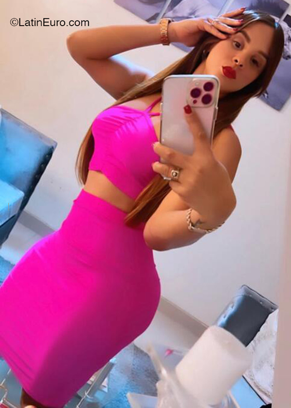 Date this good-looking Dominican Republic girl Yeimi from Santo Domingo DO45105