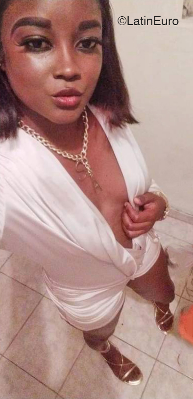 Date this happy Dominican Republic girl Suley from Santo Domingo DO45121