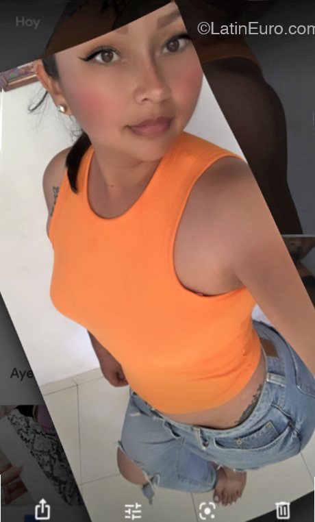 Date this hard body Colombia girl Carolina from Sogamoso CO32325