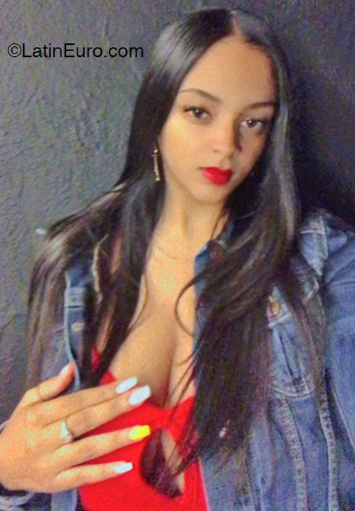 Date this hot Dominican Republic girl Camila janelys from Santo Domingo DO45297