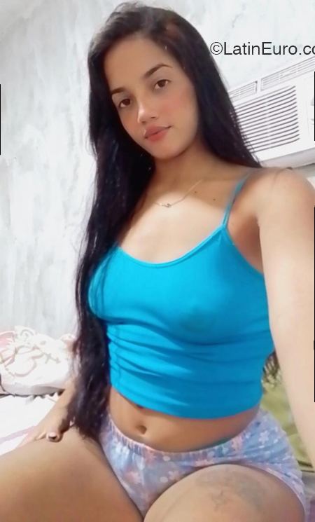 Date this athletic Venezuela girl Michell from Caracas VE4473