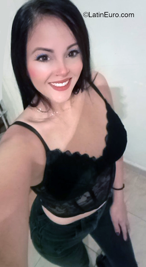 Date this hot Venezuela girl Dionella from Caracas VE4506