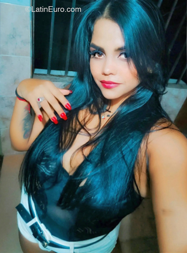 Date this good-looking Venezuela girl Emperatriz from Caracas VE4566
