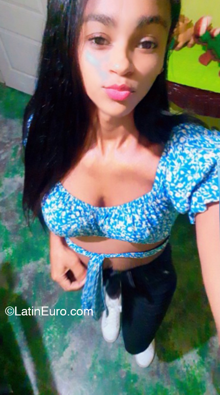 Date this nice looking Dominican Republic girl Katherine from San Francisco de Macorís DO47493