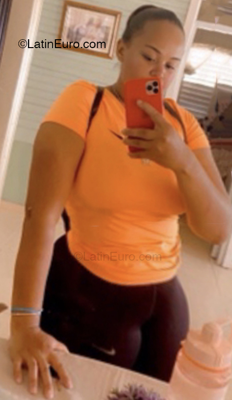 Date this athletic Dominican Republic girl Laura from New Your DO52282