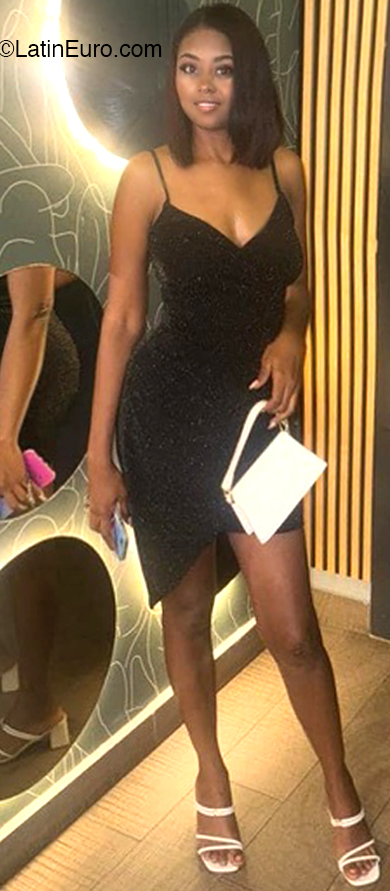 Date this foxy Dominican Republic girl Marileidy from San Pedro De Macoris DO52677