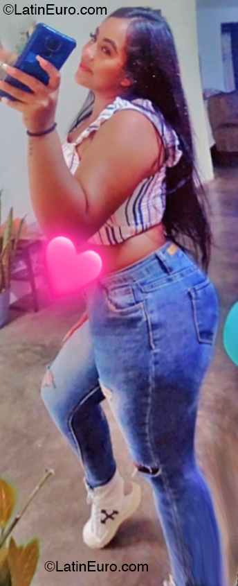 Date this pretty Venezuela girl Lia from Caracas VE4955
