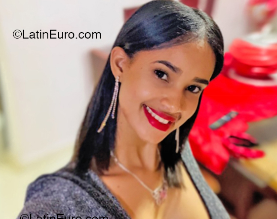 Date this delightful Dominican Republic girl Dily from La Vega DO53191