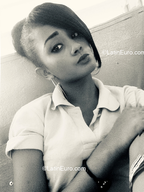 Date this young United States girl Meralis from Miami US25071