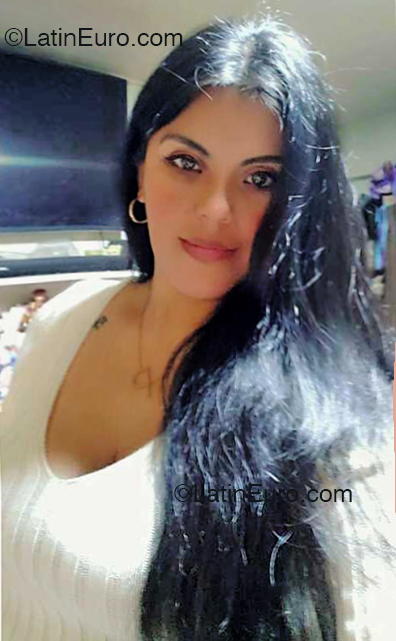 Date this hot Peru girl Kassy from Lima PE2118