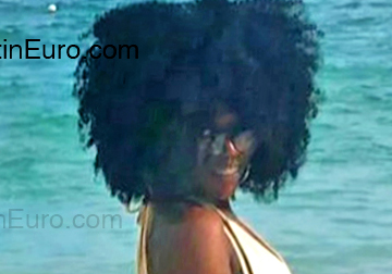 Date this voluptuous Dominican Republic girl Angie from Santo Domingo DO54067